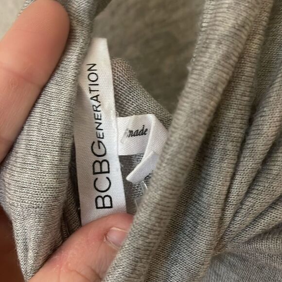 BCBGeneration Turtlenecklong sleeve  Sweater EUC XSmall - Picture 8 of 8